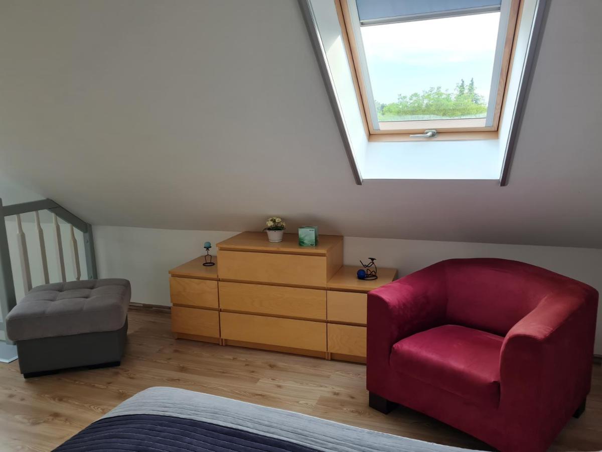 Duzzogo Vendeghaz Agard Villa Gárdony Exterior foto