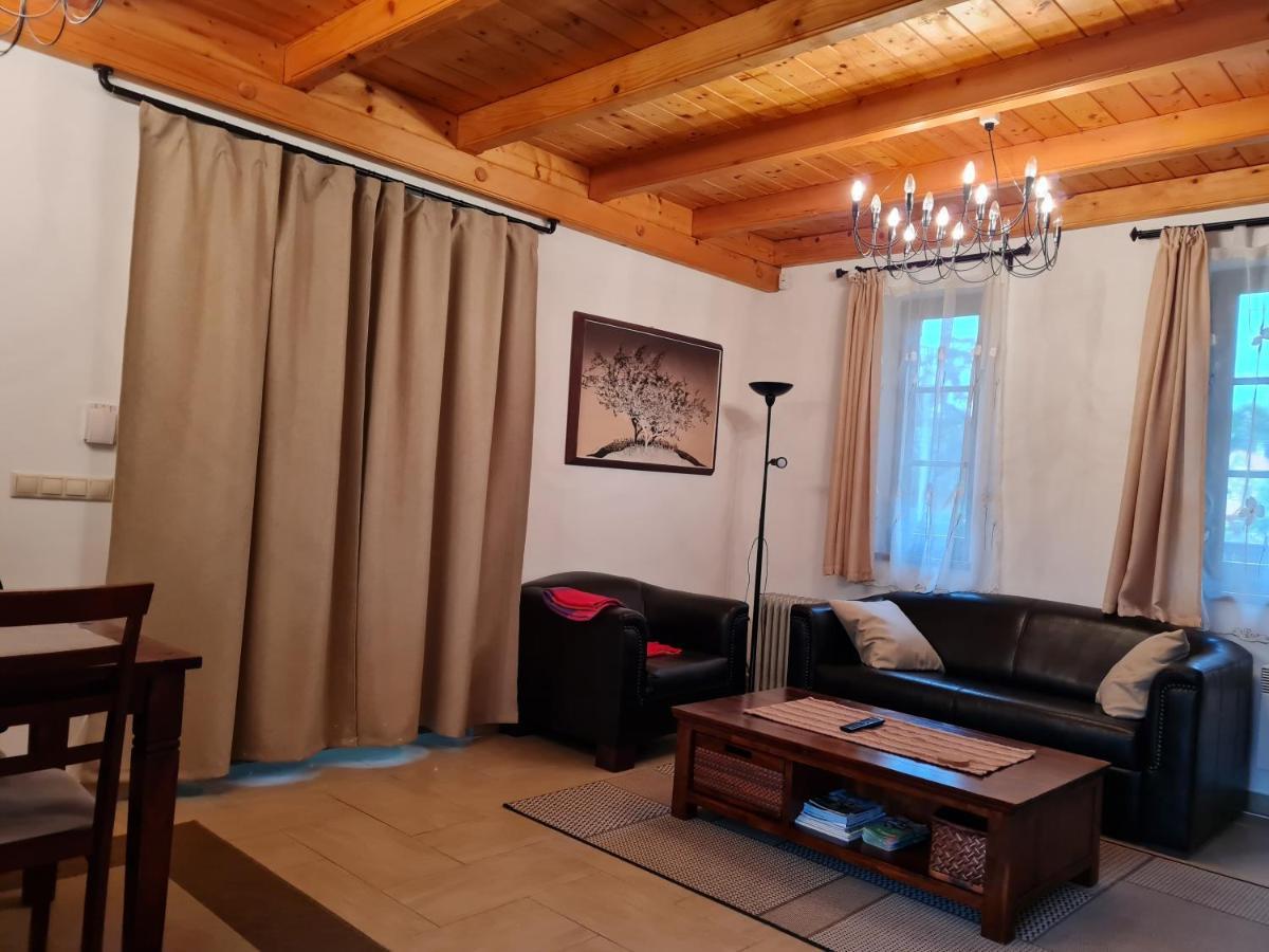 Duzzogo Vendeghaz Agard Villa Gárdony Exterior foto